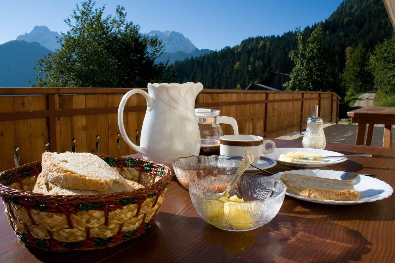 Villa Turisticna Kmetija Perk Solčava Exterior foto